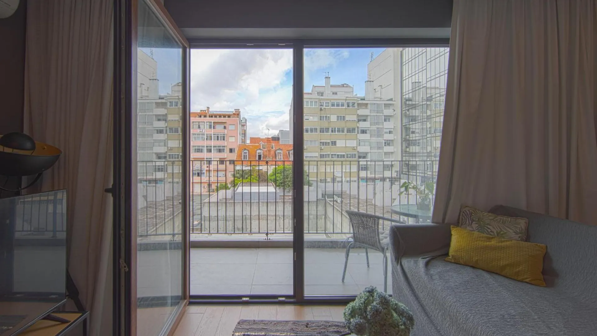 Saldanha Prime By Homing Apartment Lisbon Portugal